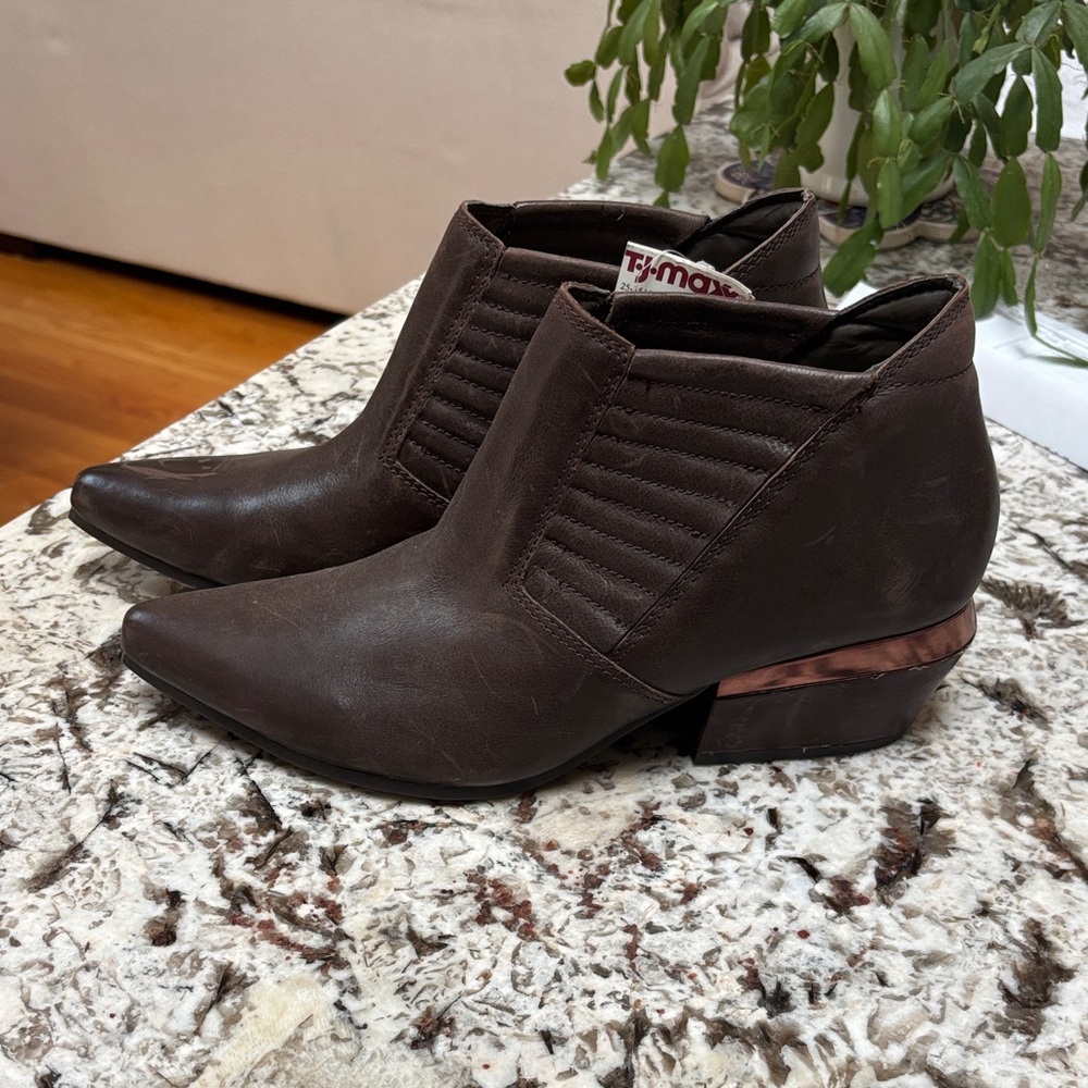 Naya Dark Brown Ankle Booties Size 11